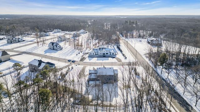 2 Tiffany Court, Farmingdale, NJ 07727