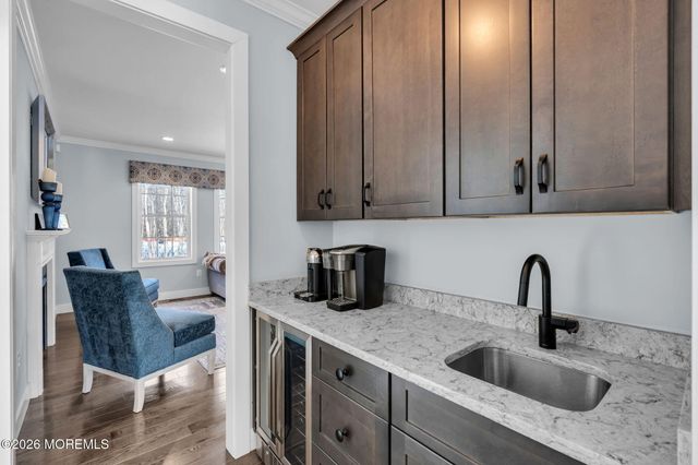 2 Tiffany Court, Farmingdale, NJ 07727