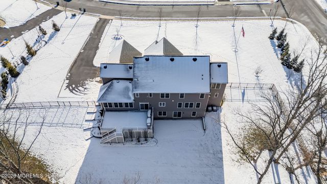 2 Tiffany Court, Farmingdale, NJ 07727