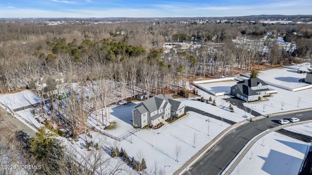 2 Tiffany Court, Farmingdale, NJ 07727