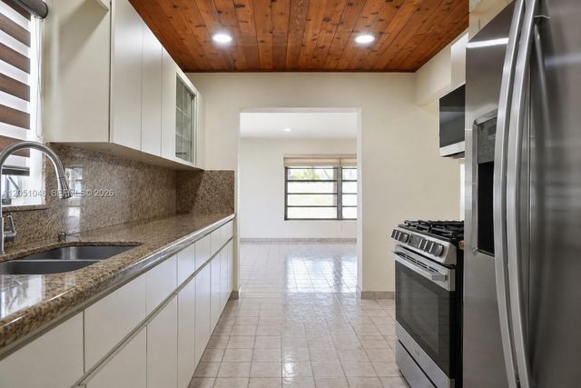 5221 SW 127th Place, Miami, FL 33175
