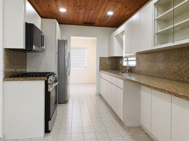 5221 SW 127th Place, Miami, FL 33175