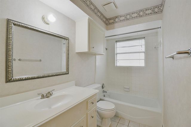 419 S Starboard Street, Crosby, TX 77532