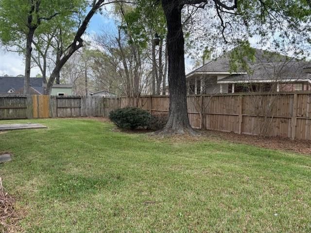 419 S Starboard Street, Crosby, TX 77532