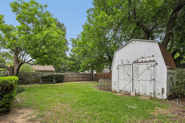 1810 Ridgewood Street, Irving, TX 75062