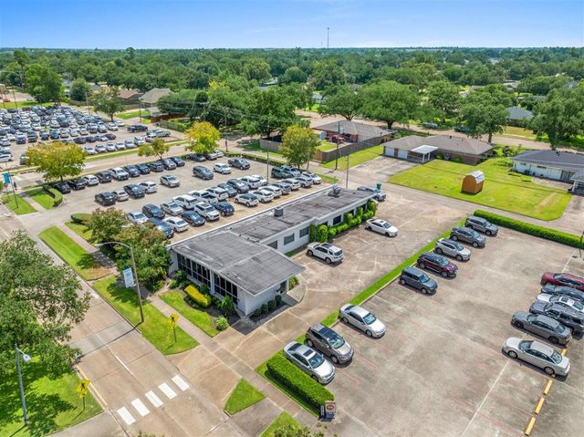 1716 Oak Park Blvd Boulevard, Lake Charles, LA 70601