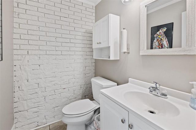 1716 Oak Park Blvd Boulevard, Lake Charles, LA 70601