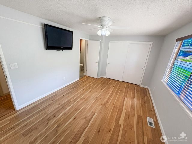 5203 65th Avenue SE, Olympia, WA 98513
