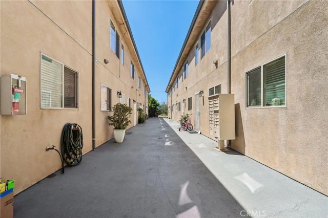 14618 Gilmore Street 16, Van Nuys, CA 91411