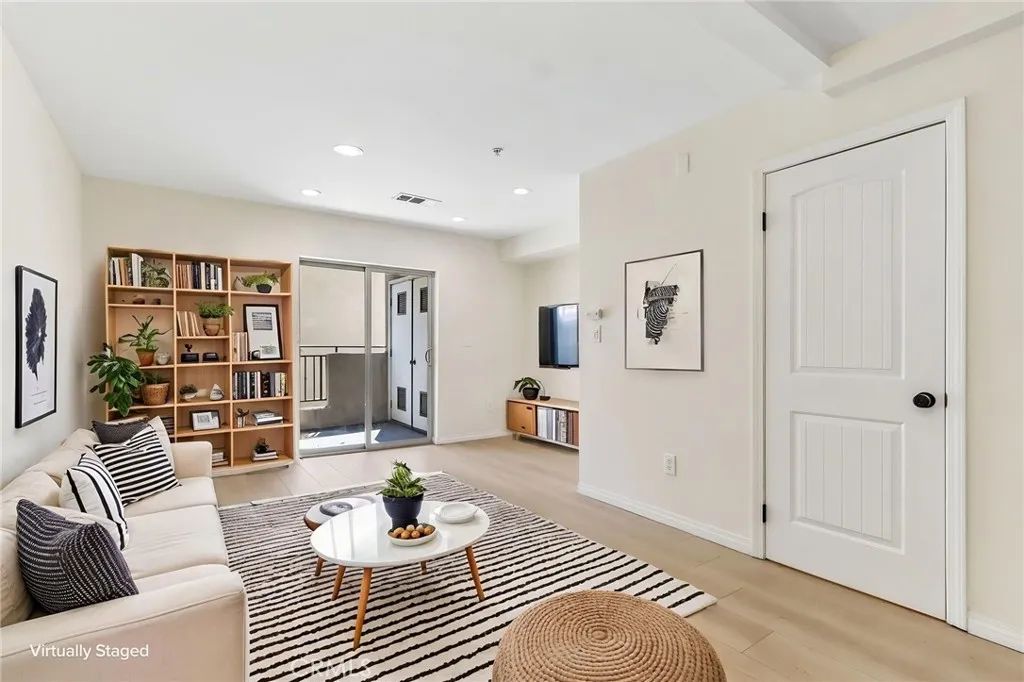 14618 Gilmore Street 16, Van Nuys, CA 91411