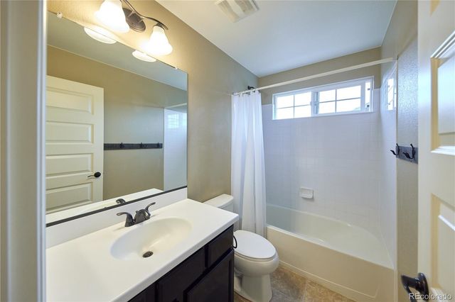 25462 E 2nd Place, Aurora, CO 80018