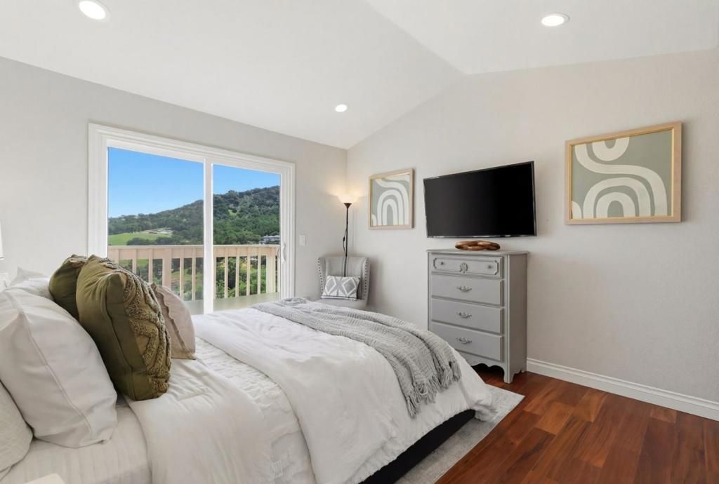 Image 10 of property listing at 1232 Copper Peak Lane, San Jose, CA 95120
