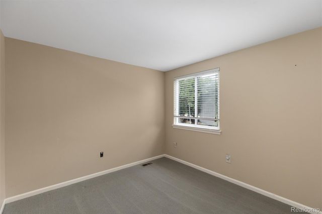 2937 Waterloo Drive, Troy, MI 48084