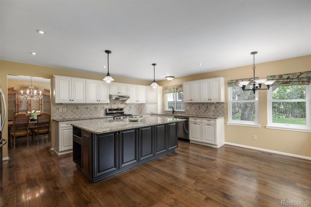 2937 Waterloo Drive, Troy, MI 48084