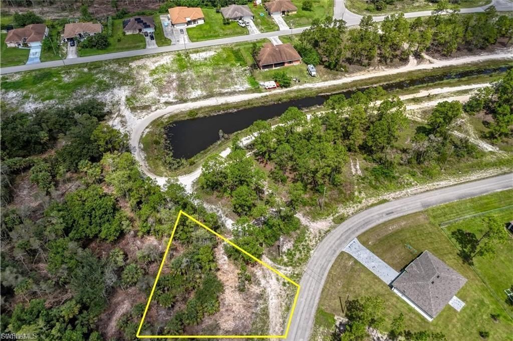 443 Burrstone DR, LEHIGH ACRES, FL 33974 — photo 2