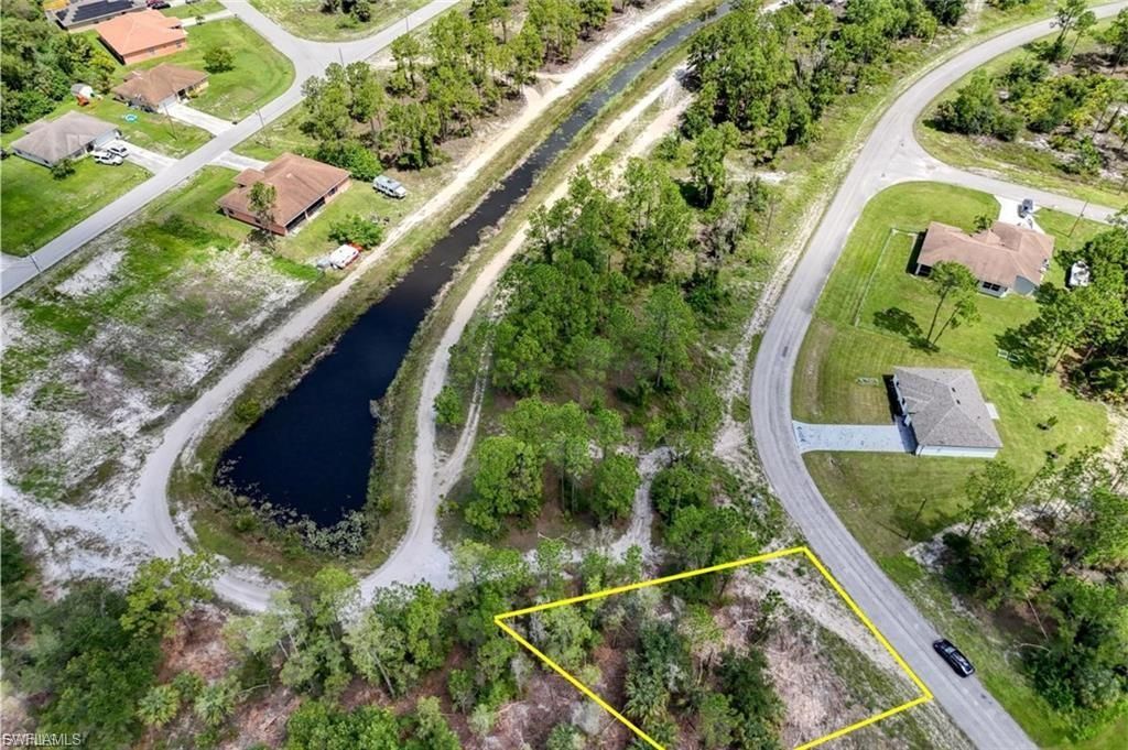 443 Burrstone DR, LEHIGH ACRES, FL 33974 — photo 3