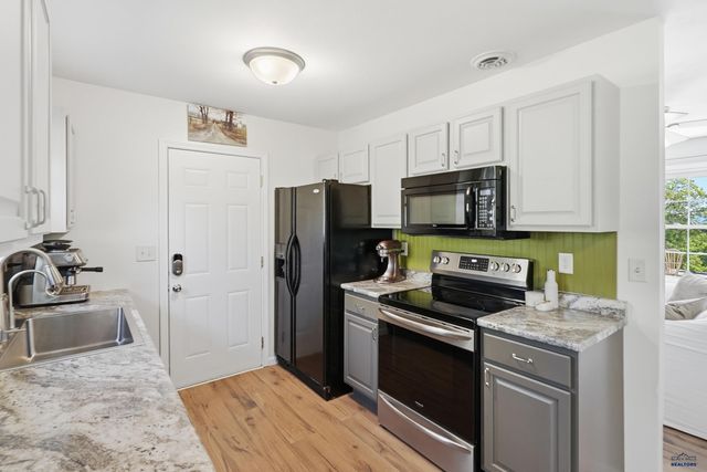 6416 FAIRWAY DR, Black Hawk, SD 57718