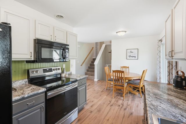6416 FAIRWAY DR, Black Hawk, SD 57718