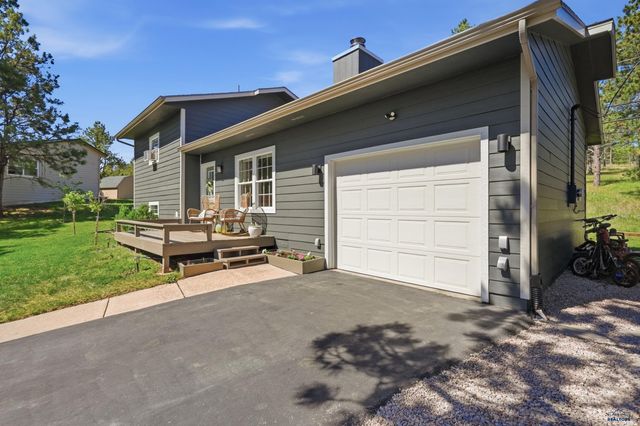 6416 FAIRWAY DR, Black Hawk, SD 57718