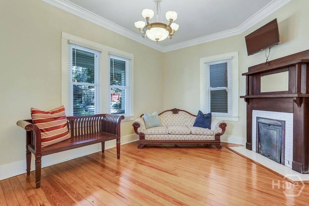 Image 18 of property listing at 913-917 W 38th Street, Savannah, GA 31401