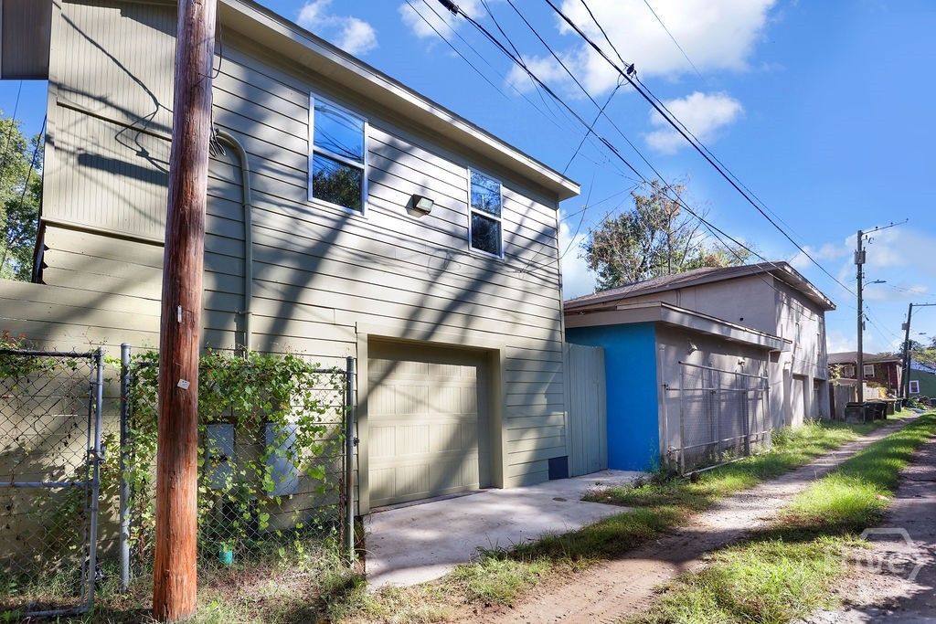 Image 54 of property listing at 913-917 W 38th Street, Savannah, GA 31401