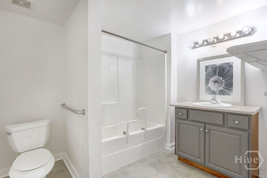 Image 68 of property listing at 913-917 W 38th Street, Savannah, GA 31401