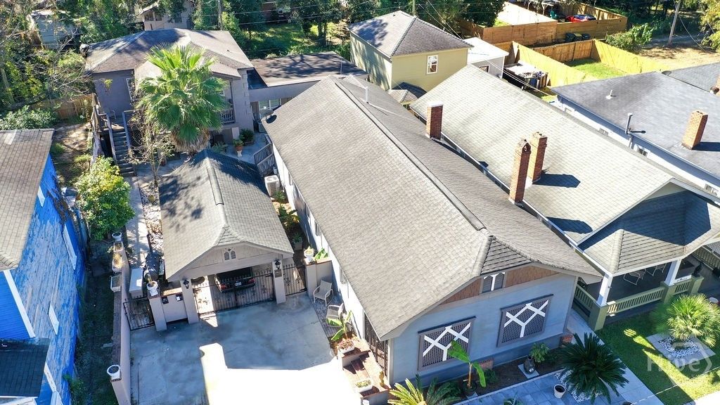 Image 9 of property listing at 913-917 W 38th Street, Savannah, GA 31401