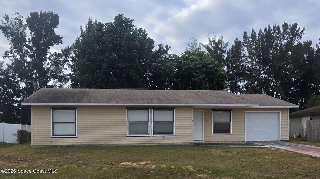 752 Gelaso Street SW, Palm Bay, FL 32908