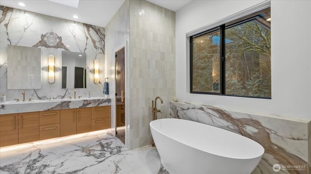 29657 NE 52nd Street, Carnation, WA 98014