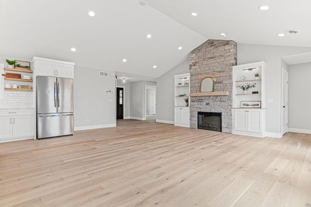 40355 Hemingway Avenue, North Branch, MN 55056