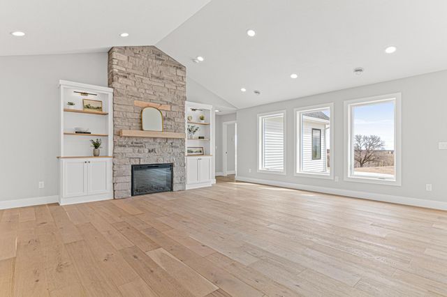 40355 Hemingway Avenue, North Branch, MN 55056