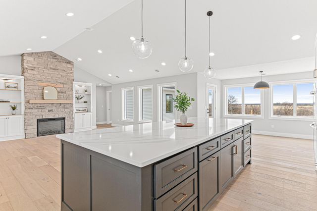 40355 Hemingway Avenue, North Branch, MN 55056