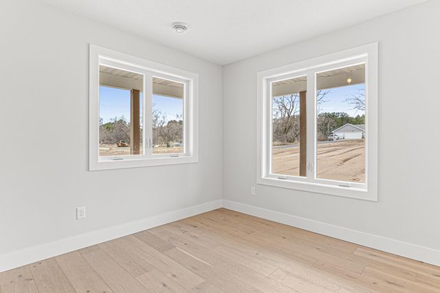 40355 Hemingway Avenue, North Branch, MN 55056