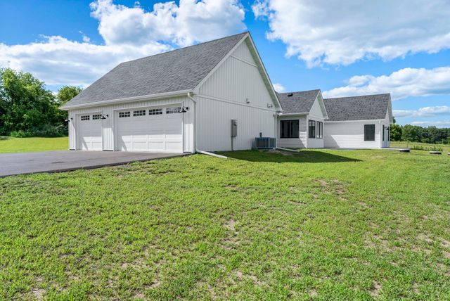 40355 Hemingway Avenue, North Branch, MN 55056