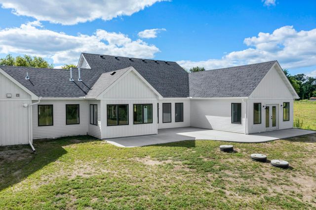 40355 Hemingway Avenue, North Branch, MN 55056