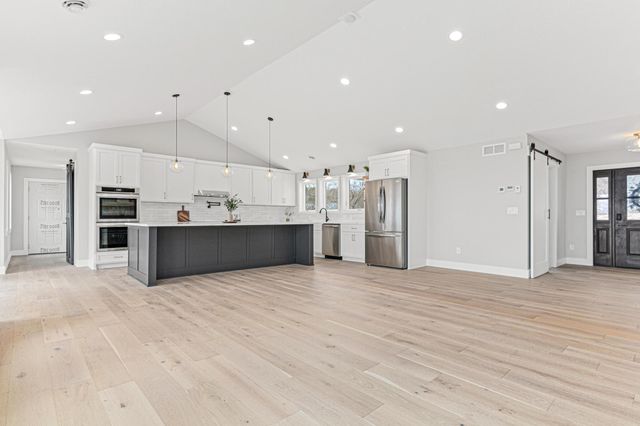 40355 Hemingway Avenue, North Branch, MN 55056