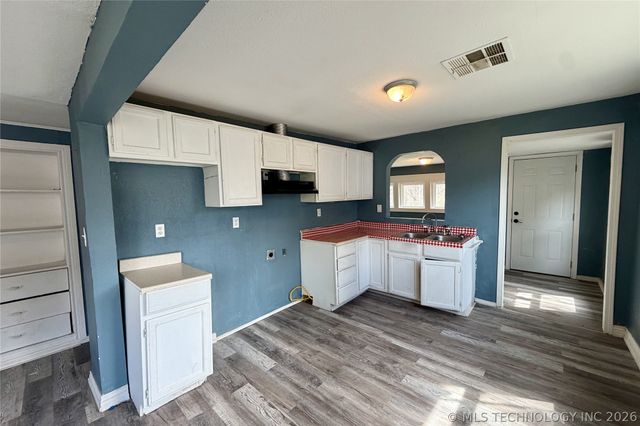 811 S Taft Avenue, Okmulgee, OK 74447