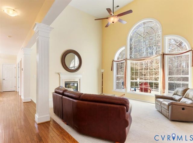 7809 Point Hollow Dr, Richmond, VA 23227