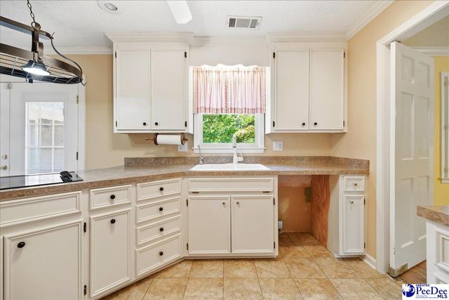 1713 Damon Dr., Florence, SC 29505