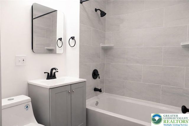 1550 Northampton Street 2, Wilson Boro, PA 18042