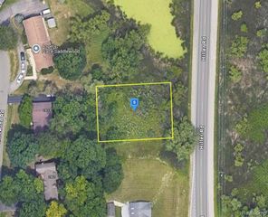 2800 Hiller Road, West Bloomfield, MI 48324