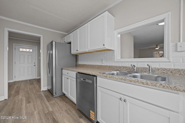 21 East Drive, Jacksonville, NC 28546