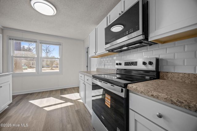 21 East Drive, Jacksonville, NC 28546