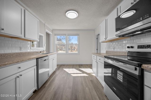 21 East Drive, Jacksonville, NC 28546