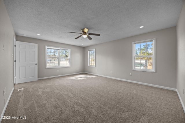 21 East Drive, Jacksonville, NC 28546