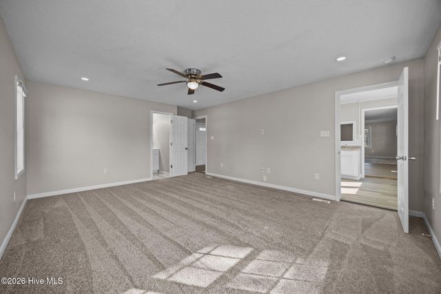 21 East Drive, Jacksonville, NC 28546