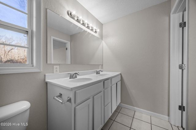 21 East Drive, Jacksonville, NC 28546