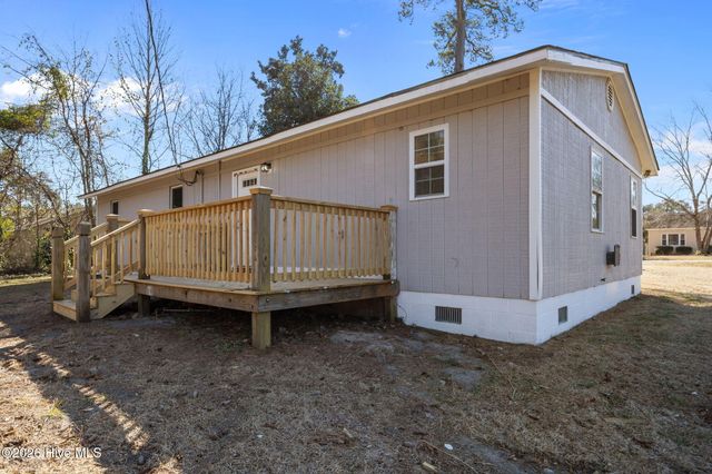 21 East Drive, Jacksonville, NC 28546