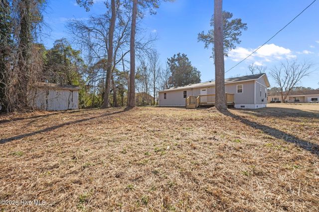 21 East Drive, Jacksonville, NC 28546