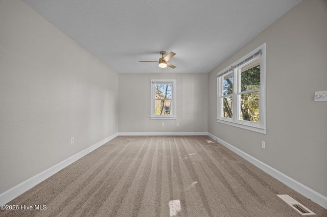 21 East Drive, Jacksonville, NC 28546